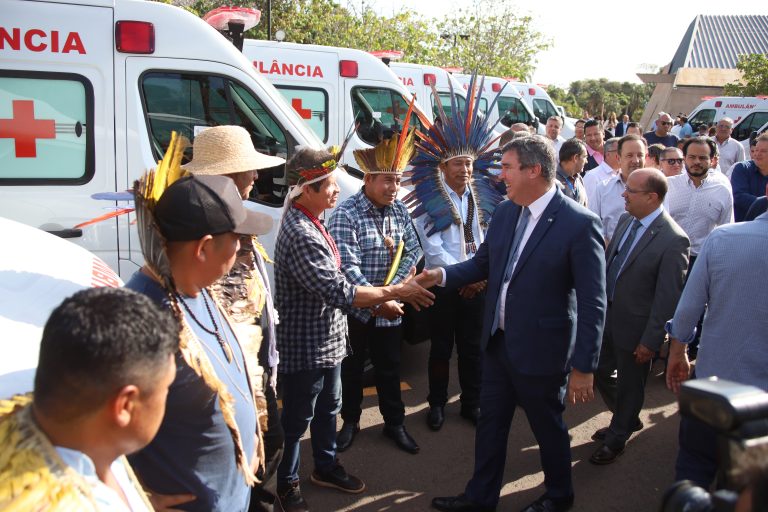 Entrega-ambulancias-Foto-Alvaro-Rezende7-768x512