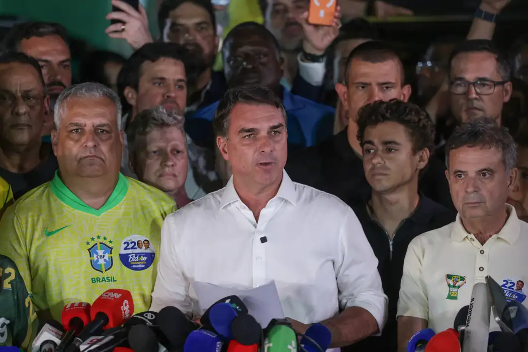 Flavio-Bolsonaro-pede-anulacao-das-eleicoes